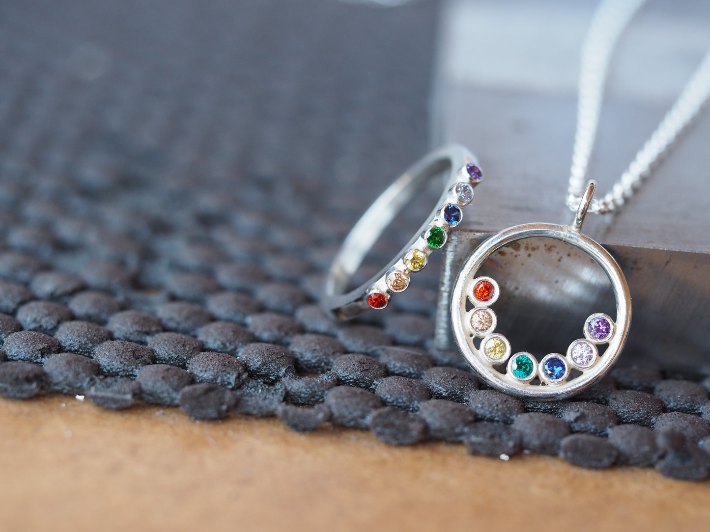 Collier halo de pierre de naissance en argent sterling