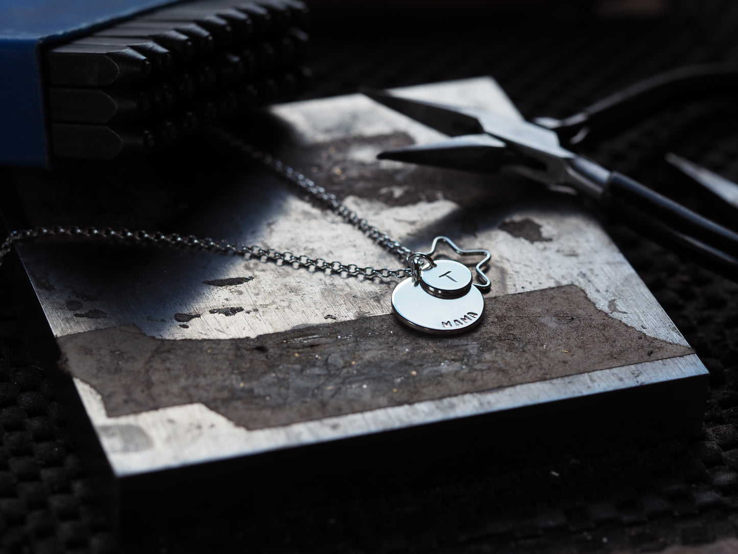 Concevez votre propre collier composé de disques midi et mini