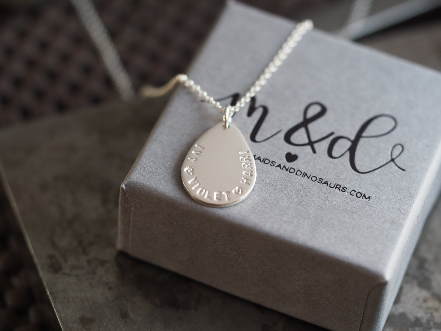 Concevez votre propre collier en forme de larme