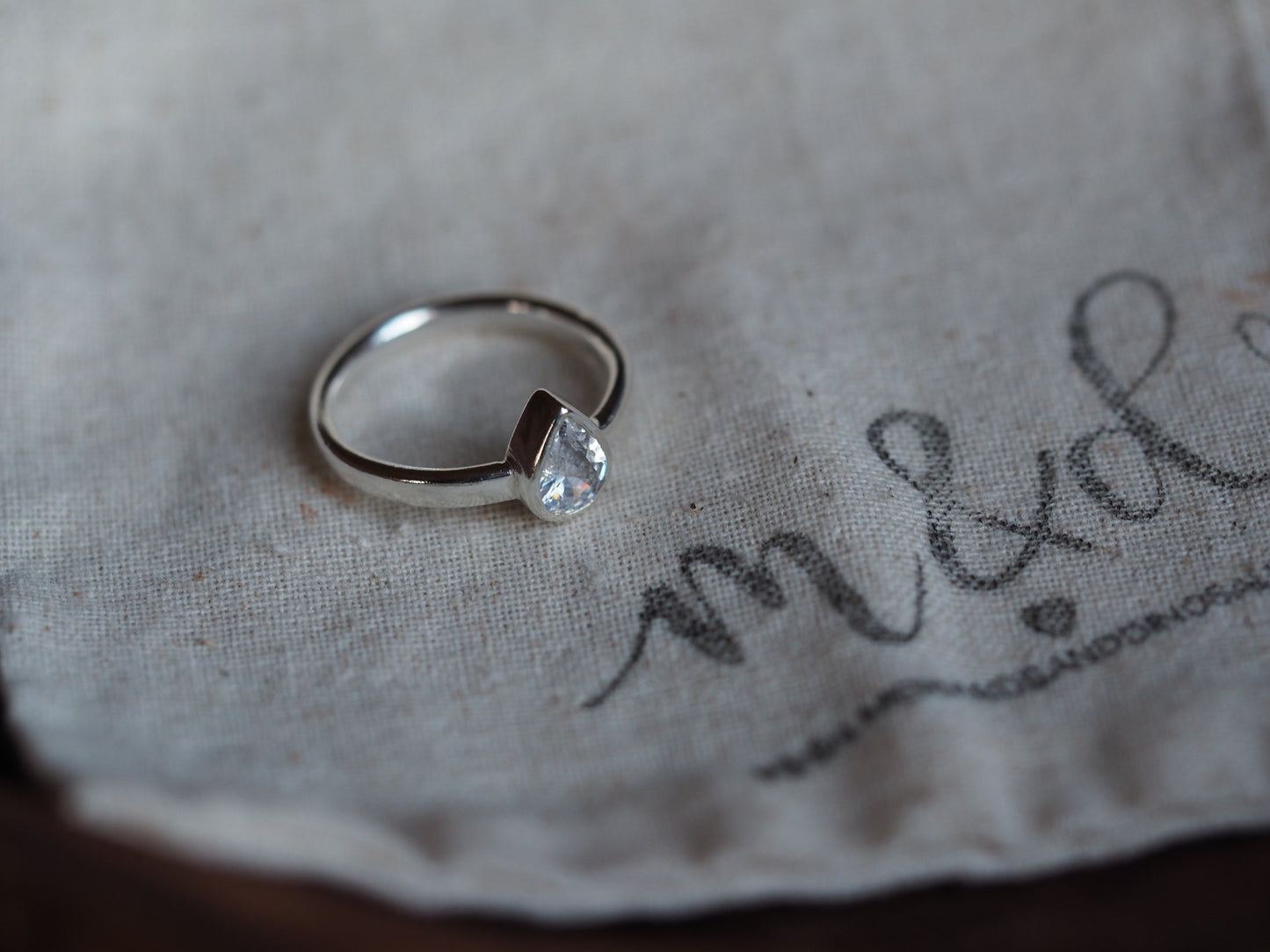 Bague en forme de larme en argent sterling