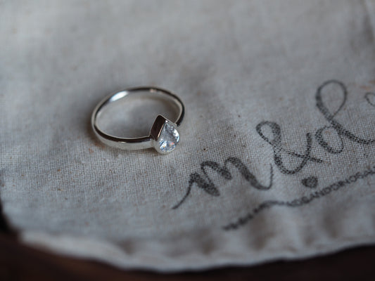 Bague en forme de larme en argent sterling