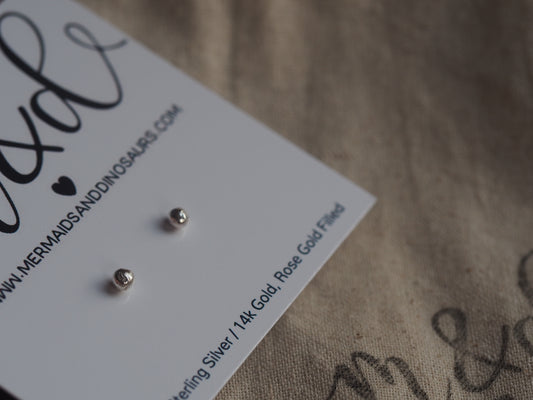 Boucles d'oreilles puces boule en argent sterling