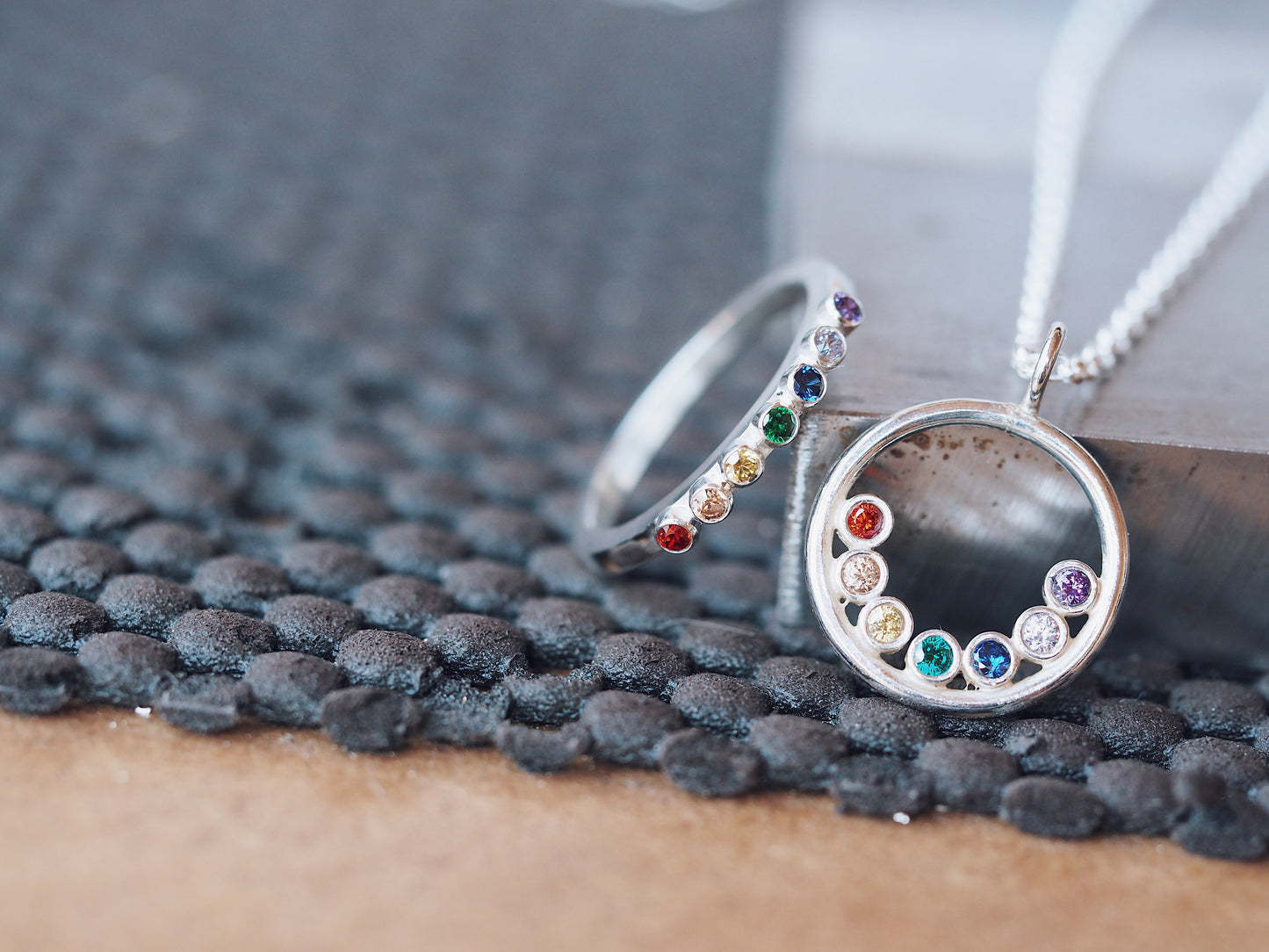 Bague arc-en-ciel en argent sterling
