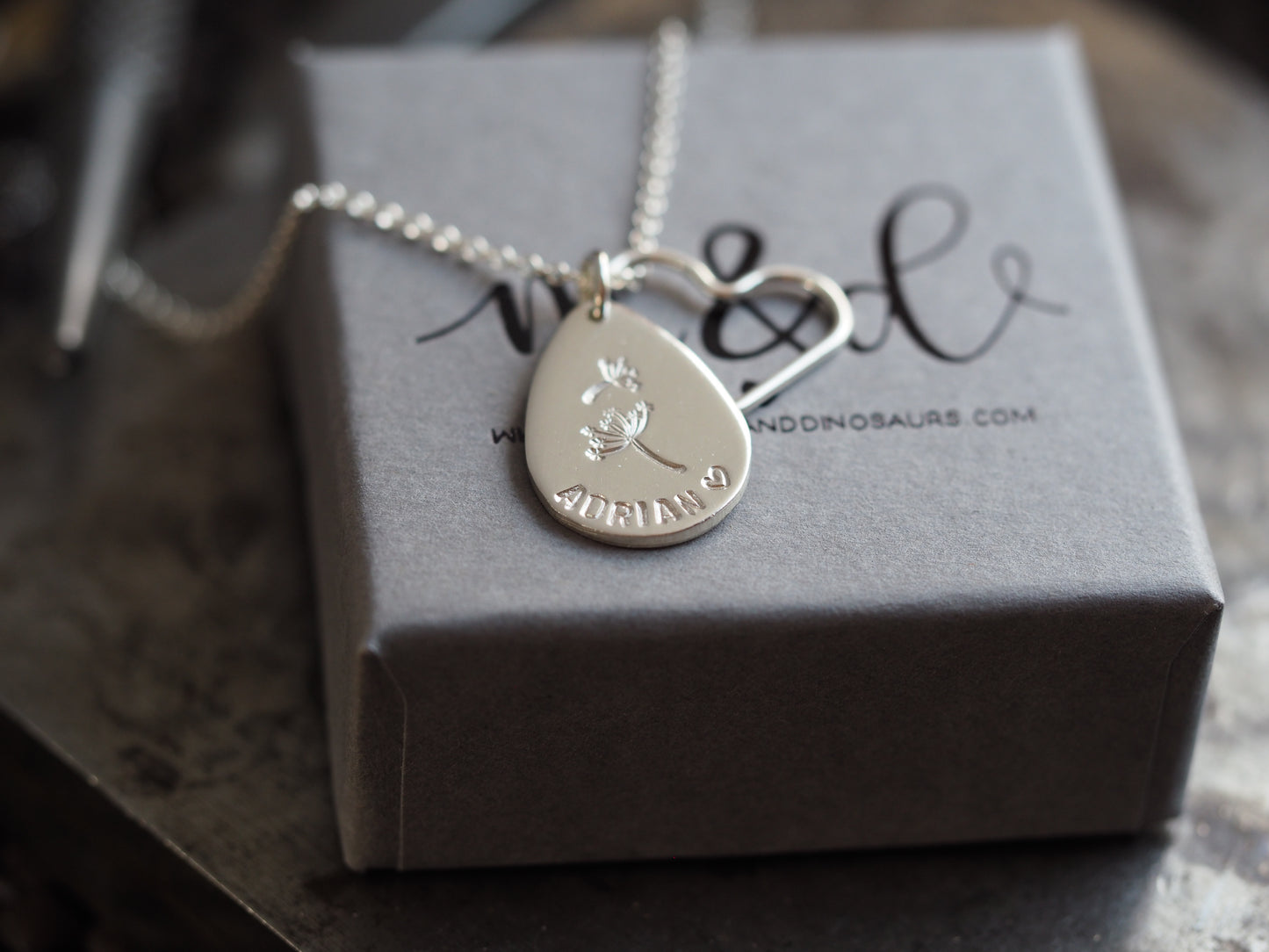 Concevez votre propre collier en forme de larme